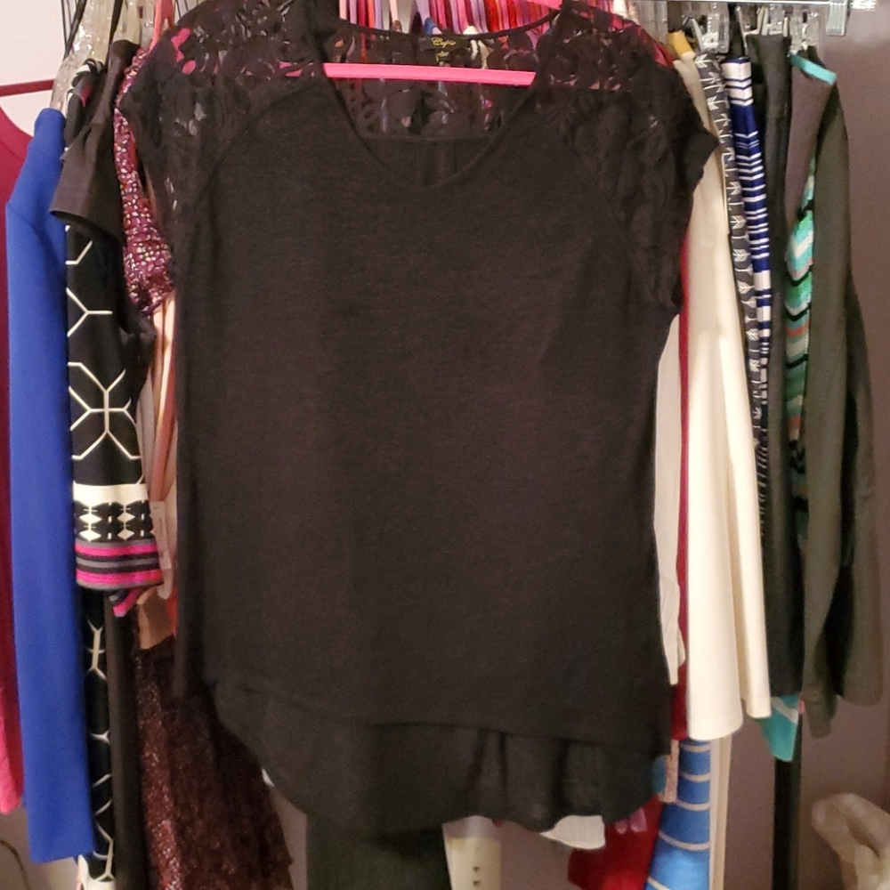 Cupio Black lace and knit v-neck t-shirt